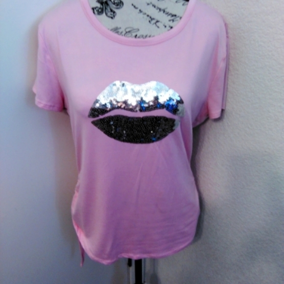 No Boundaries Pink Side ruched Top w/Silver Sequins Lips w/matchin… - Picture 1 of 4